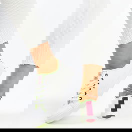 Baltos spalvos moteriški bateliai su spalvotais bateliais CROSS JEANS