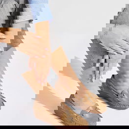 Mokasinai su žema platforma