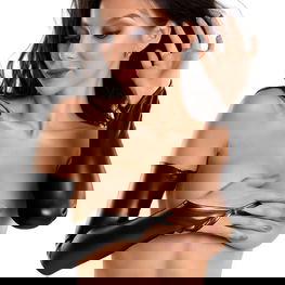 Blizgios pirštinės – stilingos ir patogios rankoms