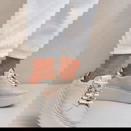 Moteriški odiniai platforminiai sportbačiai su dekoracijomis CheBello šviesiai smėliniai