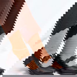 Odiniai moteriški bateliai su sagtimi juodi