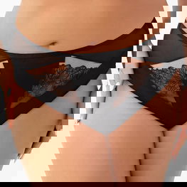 Kelnaitės juodos nėriniuotos Gorsenia