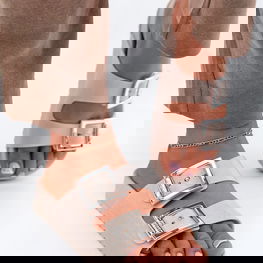 Šlepetės moterims smėlio spalvos su sagtimis ir blizgučiais