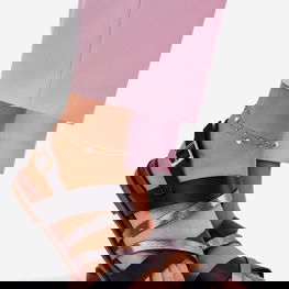 Moteryškos juodos basutės su dirželiais ir plokščiu padu