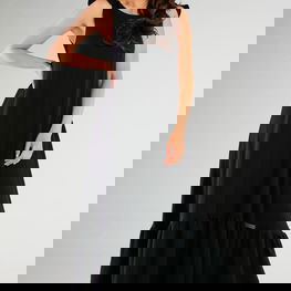 Vasarinė juoda ilga suknelė su raukiniais Infinite You