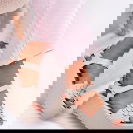 Odinės smėlio spalvos basutės ant platformos kasdienai CheBello