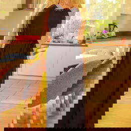 Ilgo kirpimo juoda viskozės suknelė su dirželiu Mirale