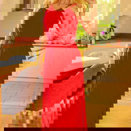 Raudona ilga suknelė su petnešėlėmis kasdienai Mirale