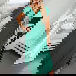 Kokteilinė žalia suknelė su diržu ir trumpomis rankovėmis Jersa