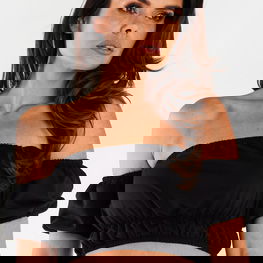 Palaidinė juoda su nuogais pečiais ir guma kasdienai Infinite You