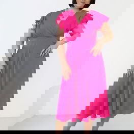 Kokteilinė rožinė suknelė su trumpomis rankovėmis Jersa