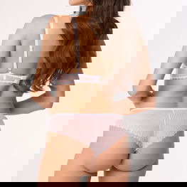 Nėriniuoti balti stringai su aukštu liemeniu BBL 208