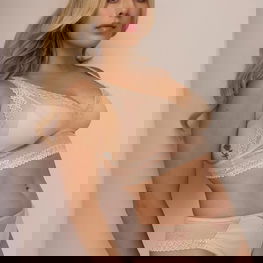 Kelnaitės kūno spalvos su nėriniais kasdienai Babell