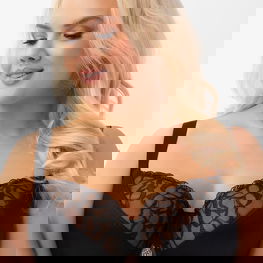 Liemenėlė juoda su nėriniais didesnių dydžių kasdienai Gorsenia