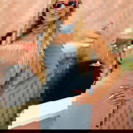 Vakarinė suknelė šviesiai mėlyna su plunksnomis vakarui Jersa