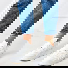 Sportbačiai moteriški balti platforminiai su aukso spalvos detalėmis Britney