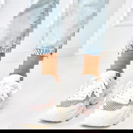 Sportbačiai moteriški balti su platforma ir akutėmis Inga