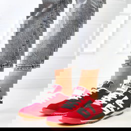 Sportbačiai moteriški raudoni su baltomis detalėmis Ainslie