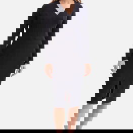 Juoda moteriška suknelė ilgomis rankovėmis