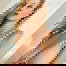 Kūno spalvos maitinimo liemenėlė Mirabile