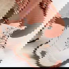 Moteriški šviesiai smėlio aulinukai ant platformos GOE