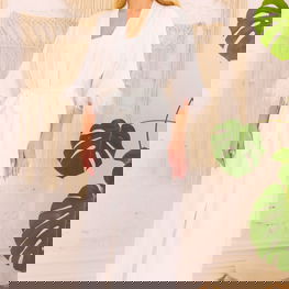 Ilgas baltas moteriškas chalatas su plunksnomis Kalimo