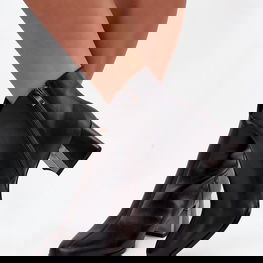 Aulinukai juodi odiniai su pašiltinimu ant kulno Maciejka