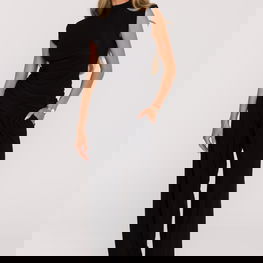 Kostiumas juodas su klostėmis Moe