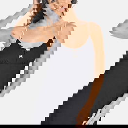 Naktiniai marškiniai Teyli lengvo kirpimo – jaukumui ir patogumui poilsiui.