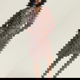 Chalatas Devyn su diržu – komfortiškas pasirinkimas