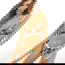 Suknelė žalia su nėriniais