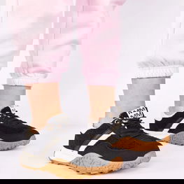 Sportbačiai juodos spalvos Sanna su pašiltinimu – komfortui ir šilumai vėsiomis dienomis.