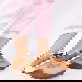 Sportiniai batai rudi su pašiltinimu Sanna – komfortui ir šilumai vėsiomis dienomis.