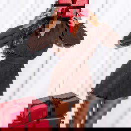 Kostiumas klasikinio kirpimo LaBalancia – elegancijai ir pasitikėjimui kiekviename žingsnyje.