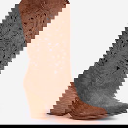 Ilgaauliai batai moterims rudi su kulnu – kaubojiškas stilius kasdien