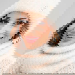 Moteriškas žieminis kepurės ir kaklaskarės komplektas ecru spalvos