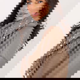 Skarelė su dekoratyvinėmis detalėmis AT