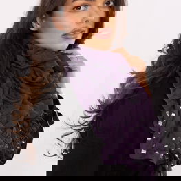 Skarelė su dekoratyviniais elementais AT