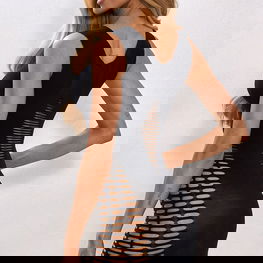 Moteriška erotinė suknelė su iškirptomis detalėmis juoda