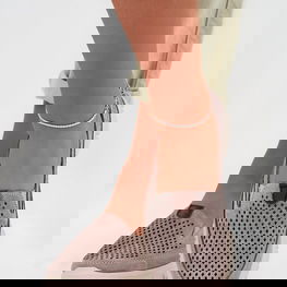 Moteriški pusbačiai iš zomšos, ažūriniai Ravinette