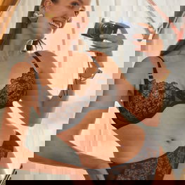 Moteriška tanga su siuvinėjimu ir medvilniniu tarpkoju Gorteks