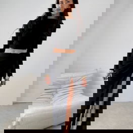 Moteriška palaidinė juoda aptempianti Roco Fashion