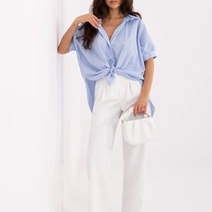 Moteriška palaidinė su raštu, balta–mėlyna