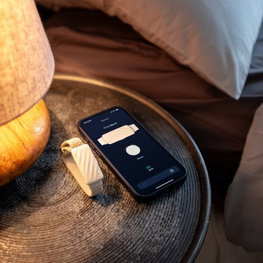 Kreminė tyliojo žadintuvo apyrankė Homedics WakeBand