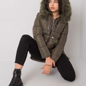 Chaki spalvos striukė